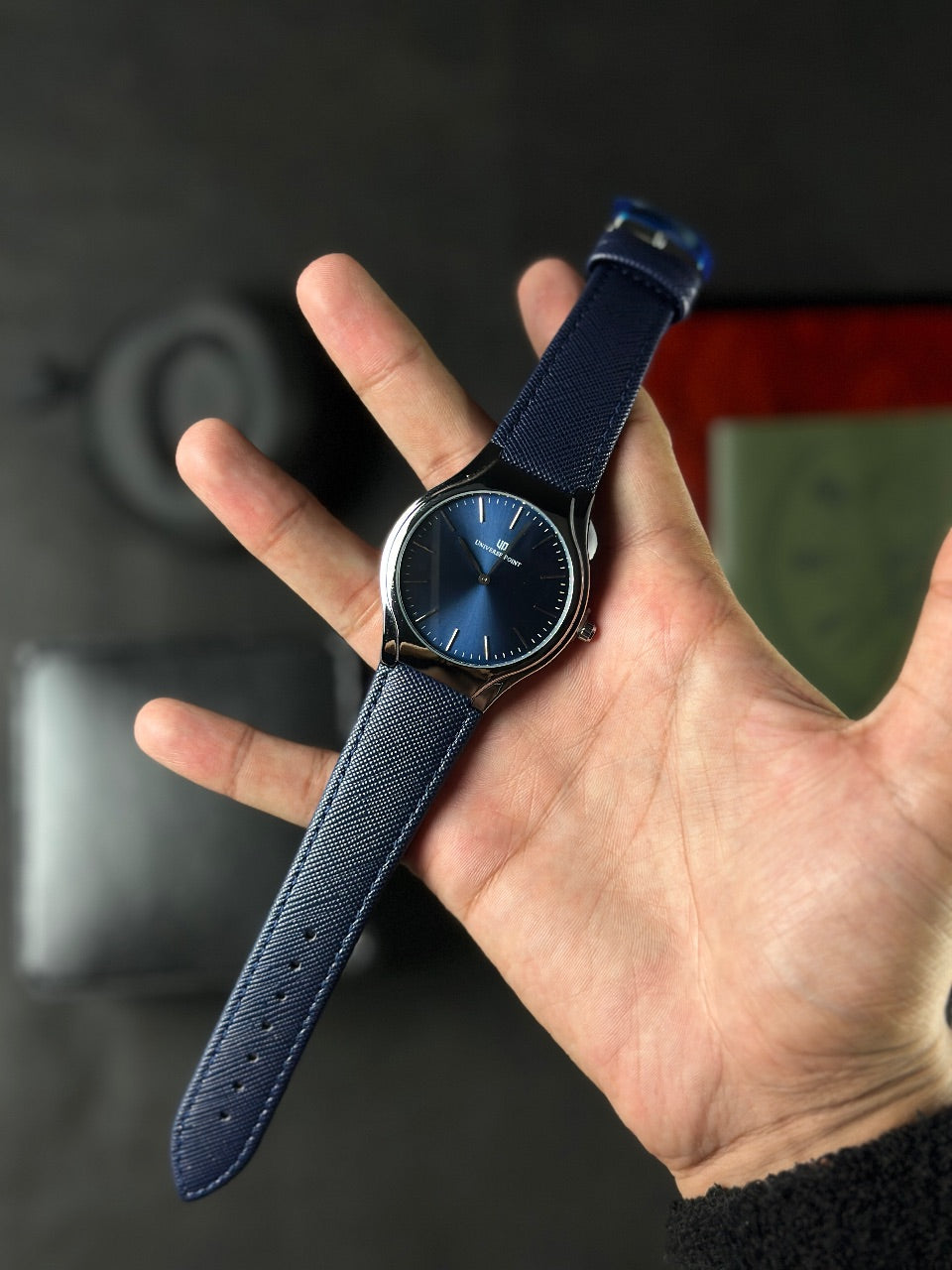 UN BLUE DIAL SILVER CASE X BLUE STRAPS