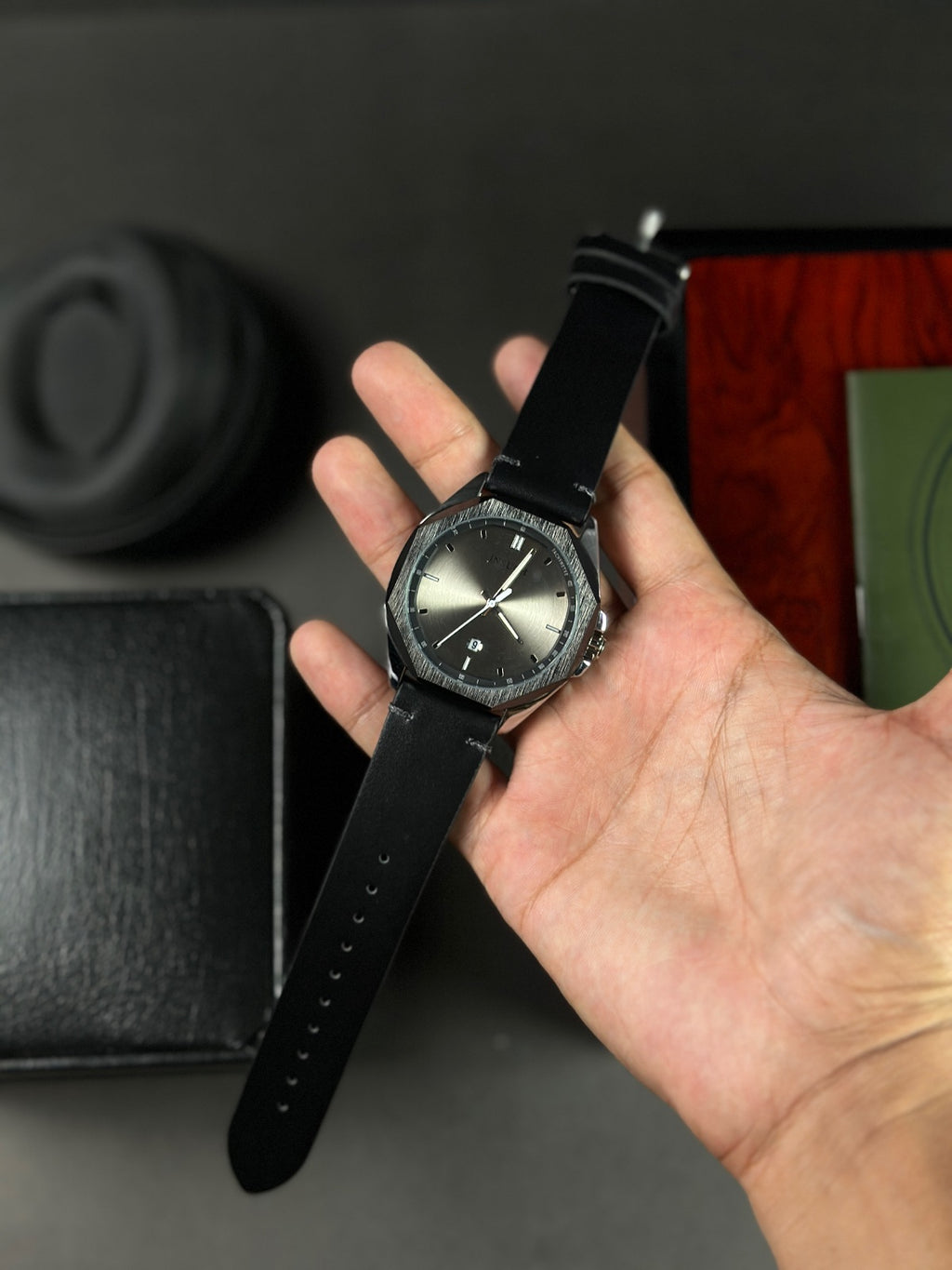 8 CORNERS WATCH BY INSUCH - HIGH QUALITY LEATHER STRAPS