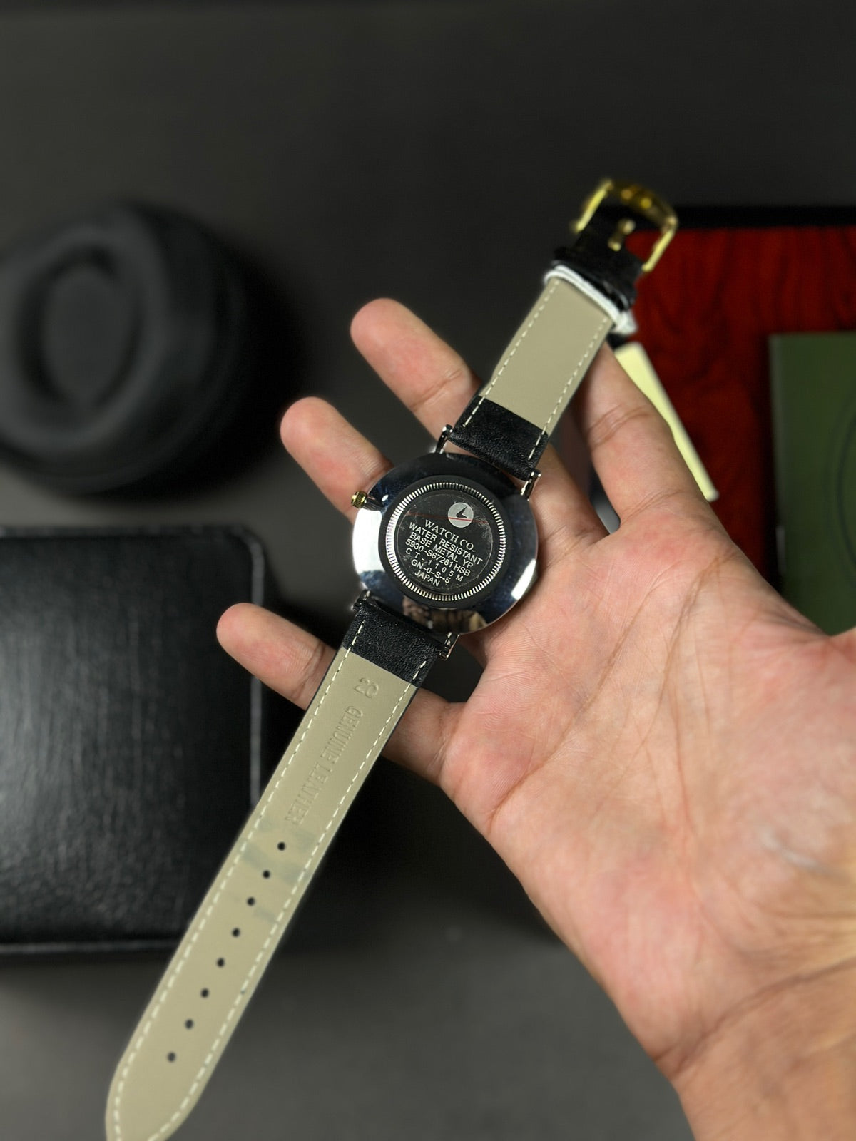 RDO - ULTRA SLIM TEXTURED DIAL WITH GOLDEN CASE